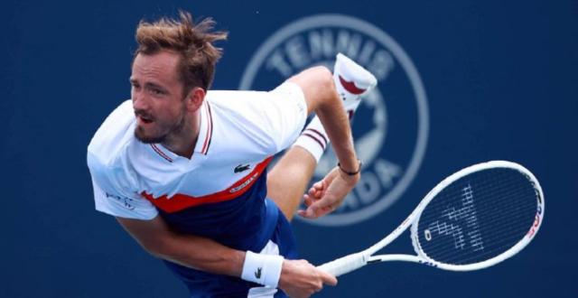 张奔斗：梅总和阿卡，你俩还是不是美网热门了？