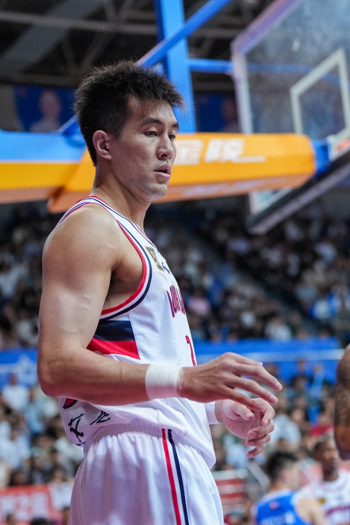 开云在线-📷今日球员分享—郭艾伦（广州朗肽海本）