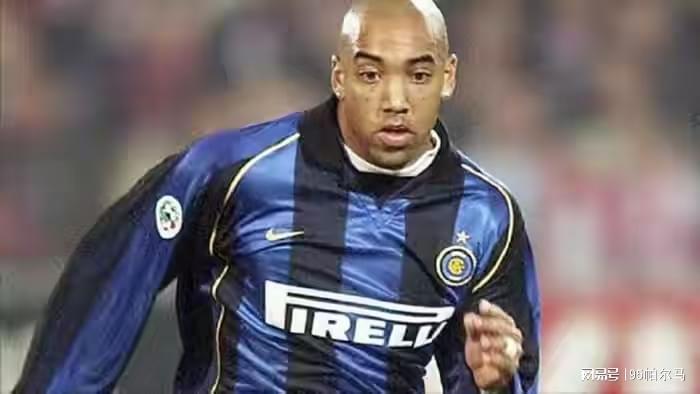 kaiyun-悲催的流星，16岁法甲当主力，21岁在国米要穿10号，30岁家暴