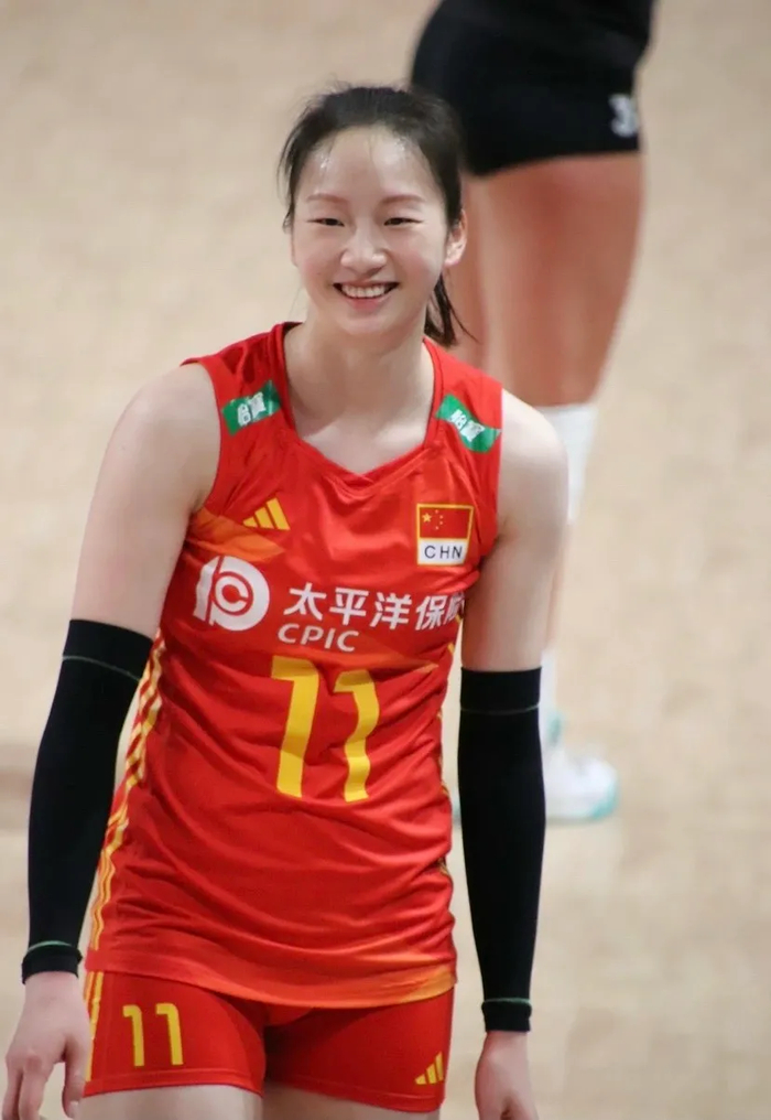 仲慧：努力过，就是战士！无愧上海25年首冠，也该坦然让位年轻人|国家队|张静|上海女排|赛场|联赛_新浪体育_新浪新闻