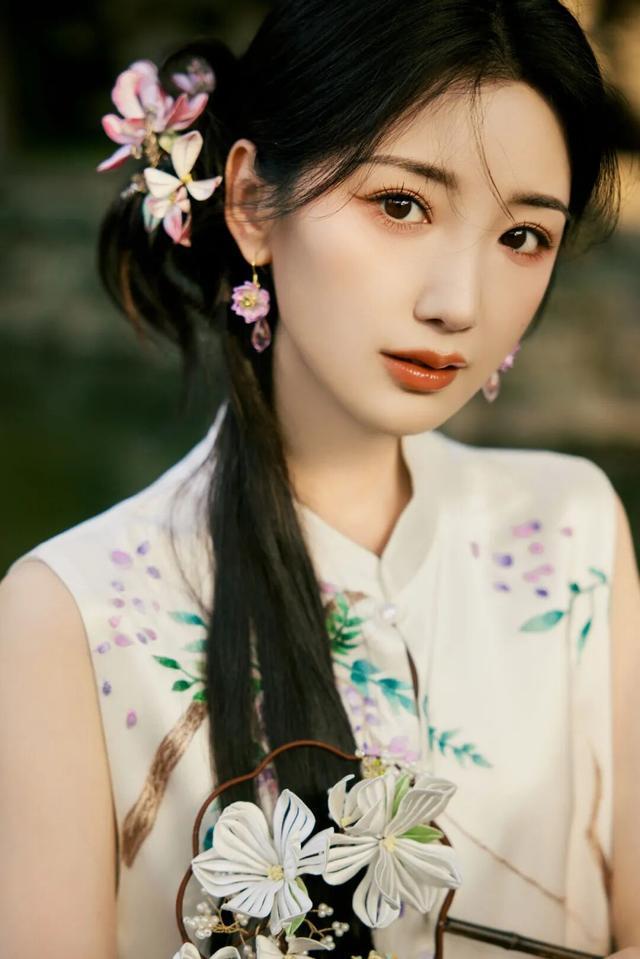 开云在线-演员毛晓彤凌晨从医美诊所离开引网友热议，其晒医院检测报告回应：作为一个从小爱吃面食的天津人，查出面粉不耐受可怎么办